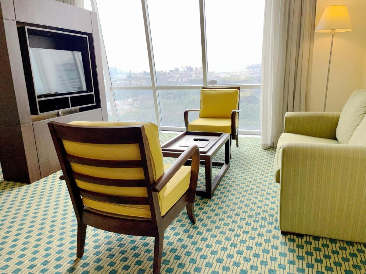 Courtyard By Marriott Guayaquil Hotel Екстериор снимка
