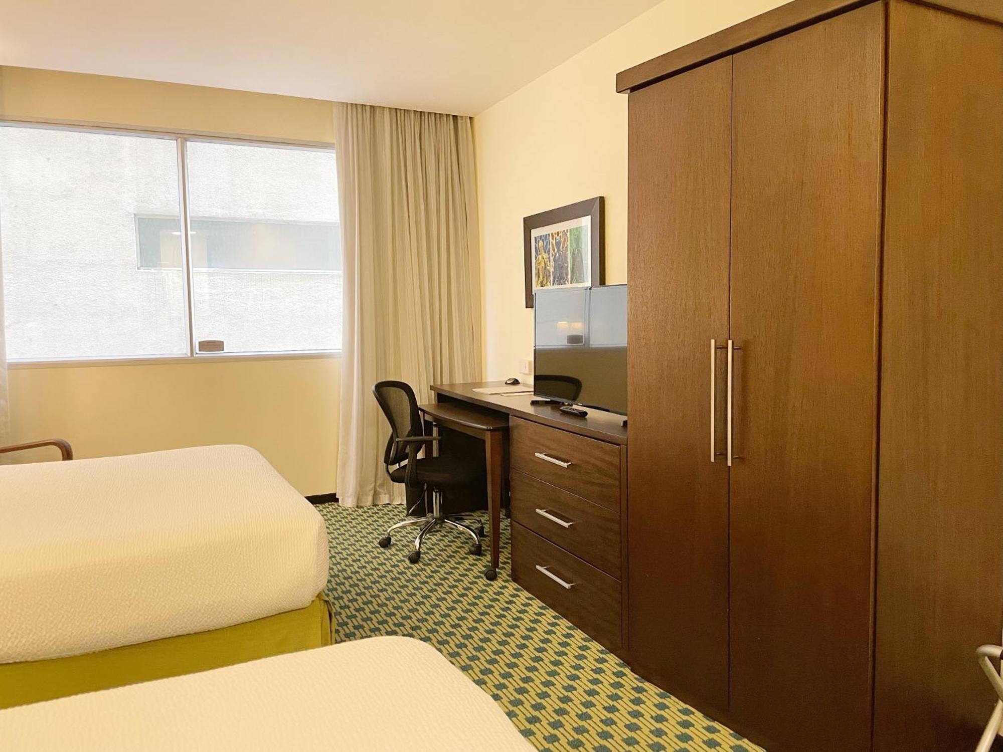 Courtyard By Marriott Guayaquil Hotel Екстериор снимка