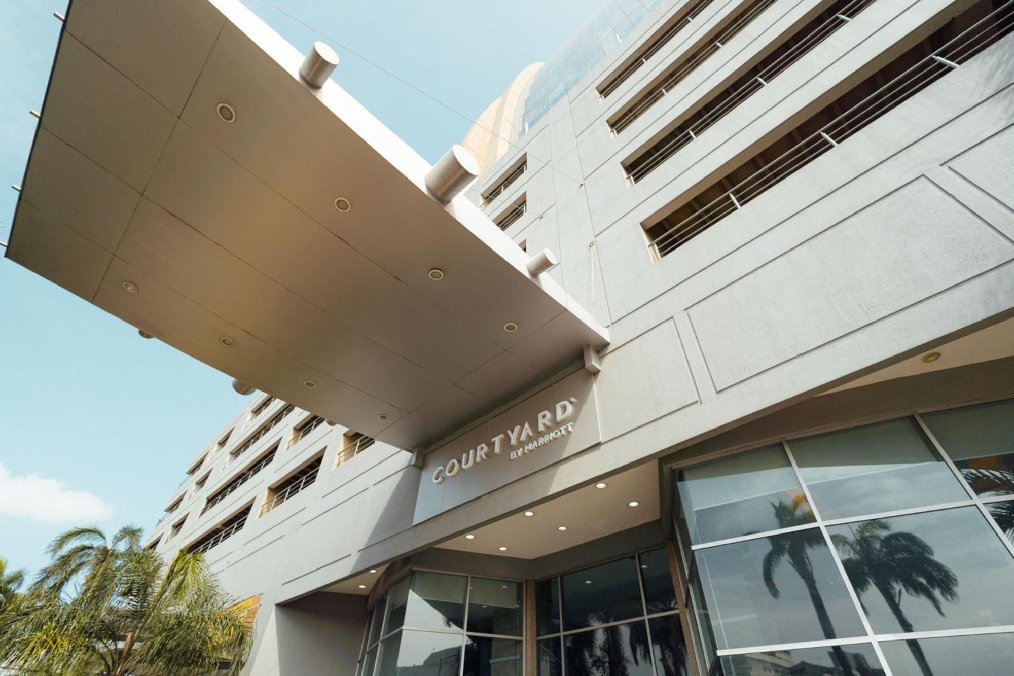 Courtyard By Marriott Guayaquil Hotel Екстериор снимка