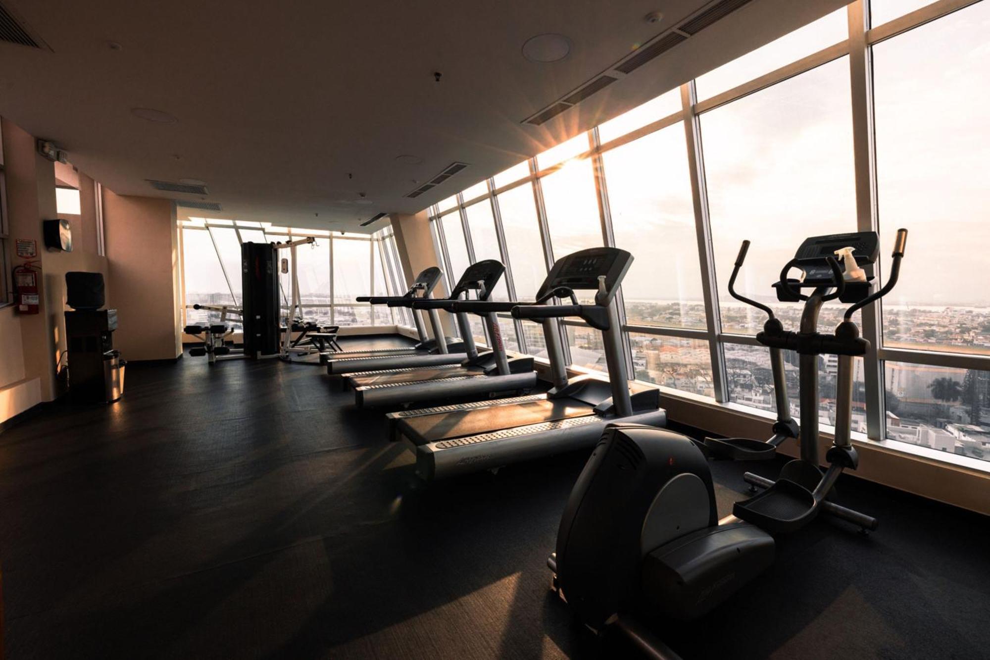 Courtyard By Marriott Guayaquil Hotel Екстериор снимка