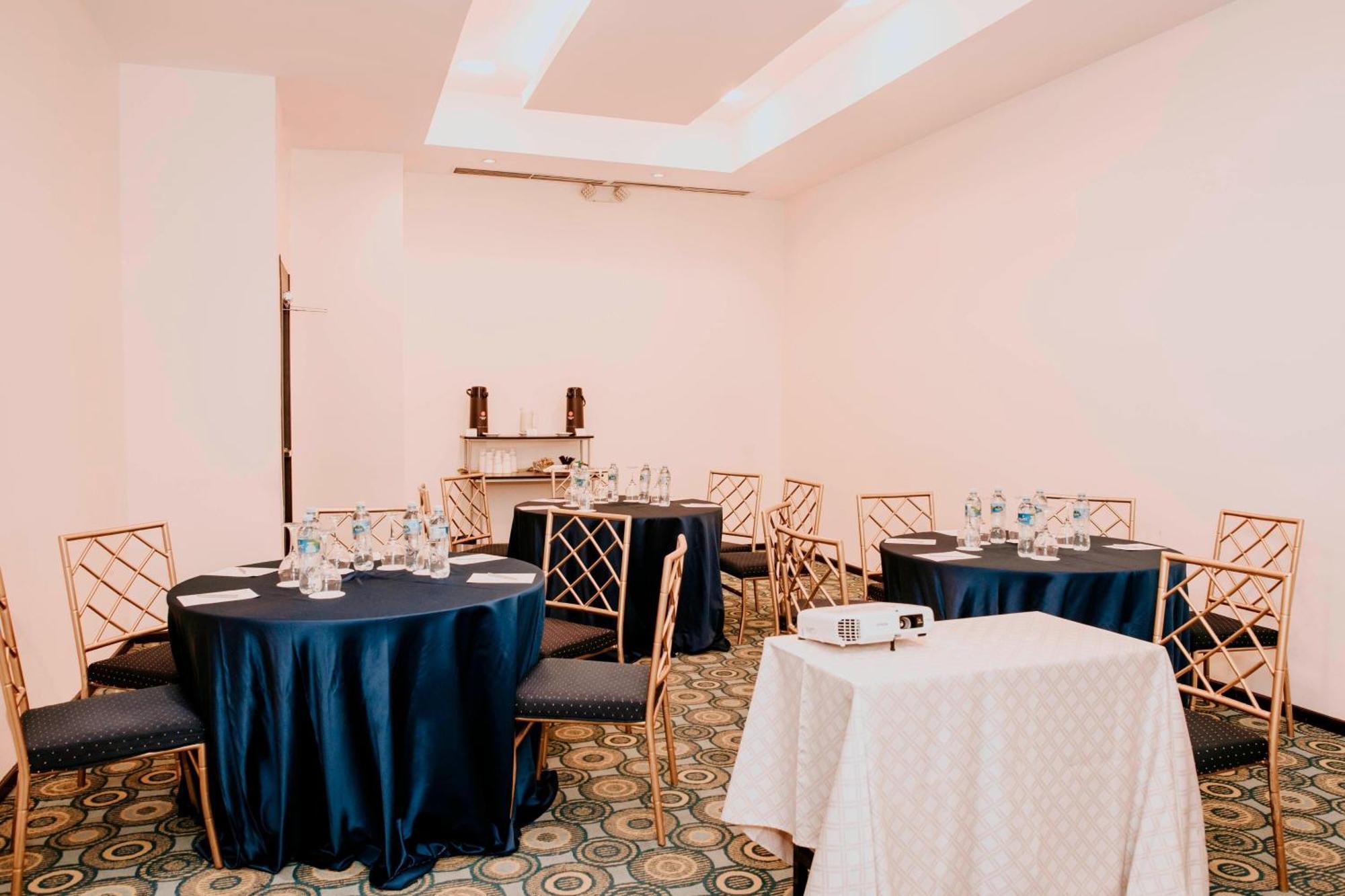 Courtyard By Marriott Guayaquil Hotel Екстериор снимка